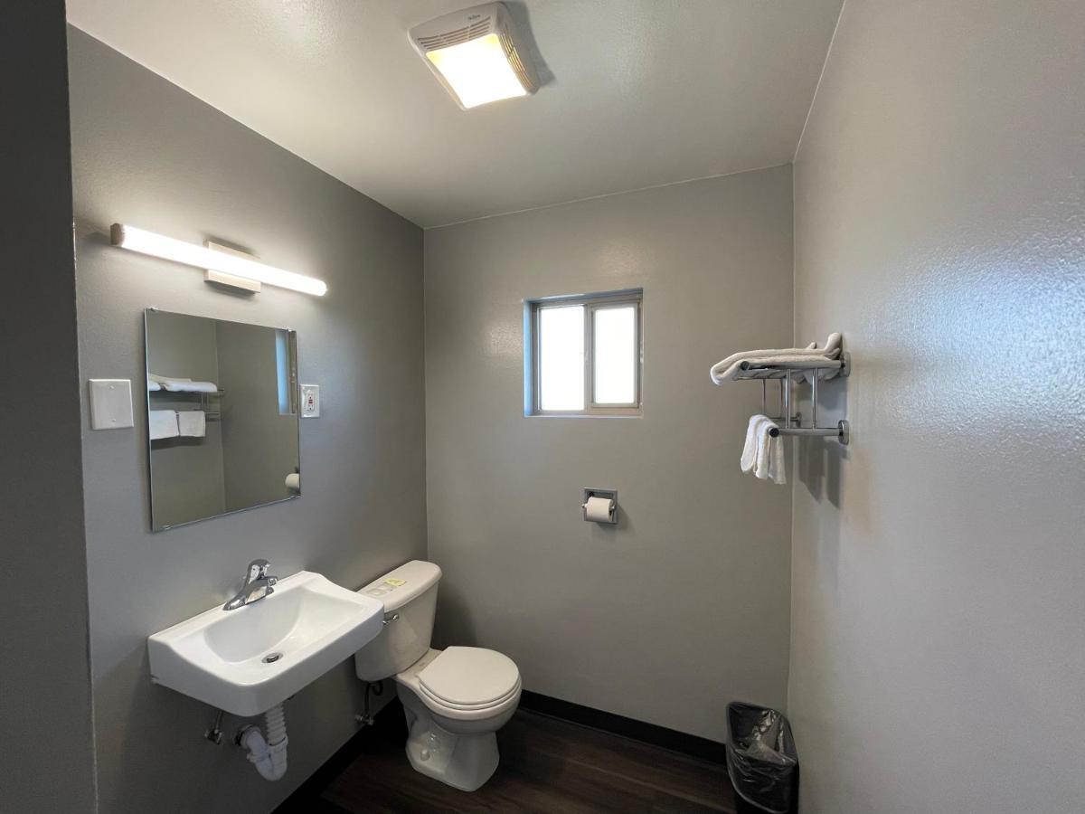 Holiday Motel Портленд Екстер'єр фото